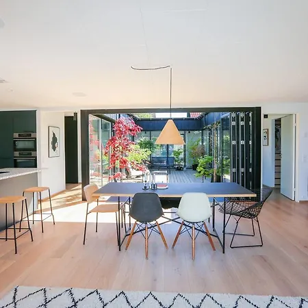 Apartment Nyt Og Moderne Arkitekttegnet Hus - Skal Opleves